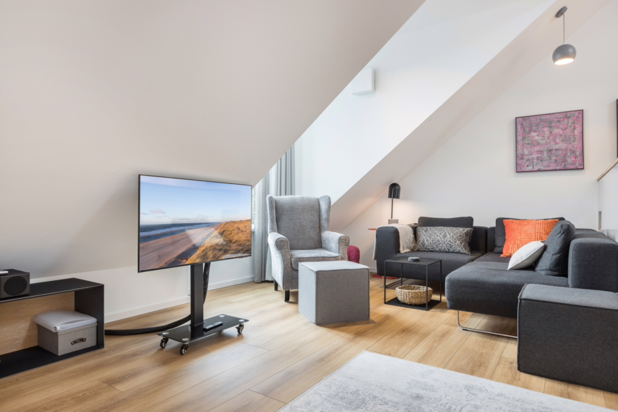 Bild - Stylische und exklusive Galeriewohnung mit Sauna, PKW-Stellplatz und Fahrstuhl in List