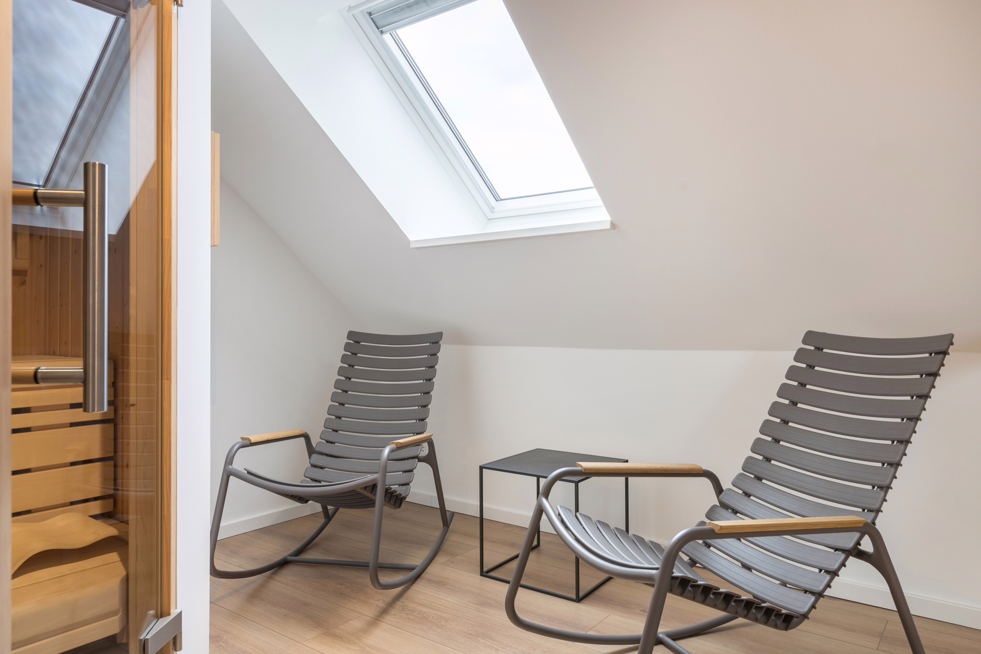 Bild - Stylische und exklusive Galeriewohnung mit Sauna, PKW-Stellplatz und Fahrstuhl in List