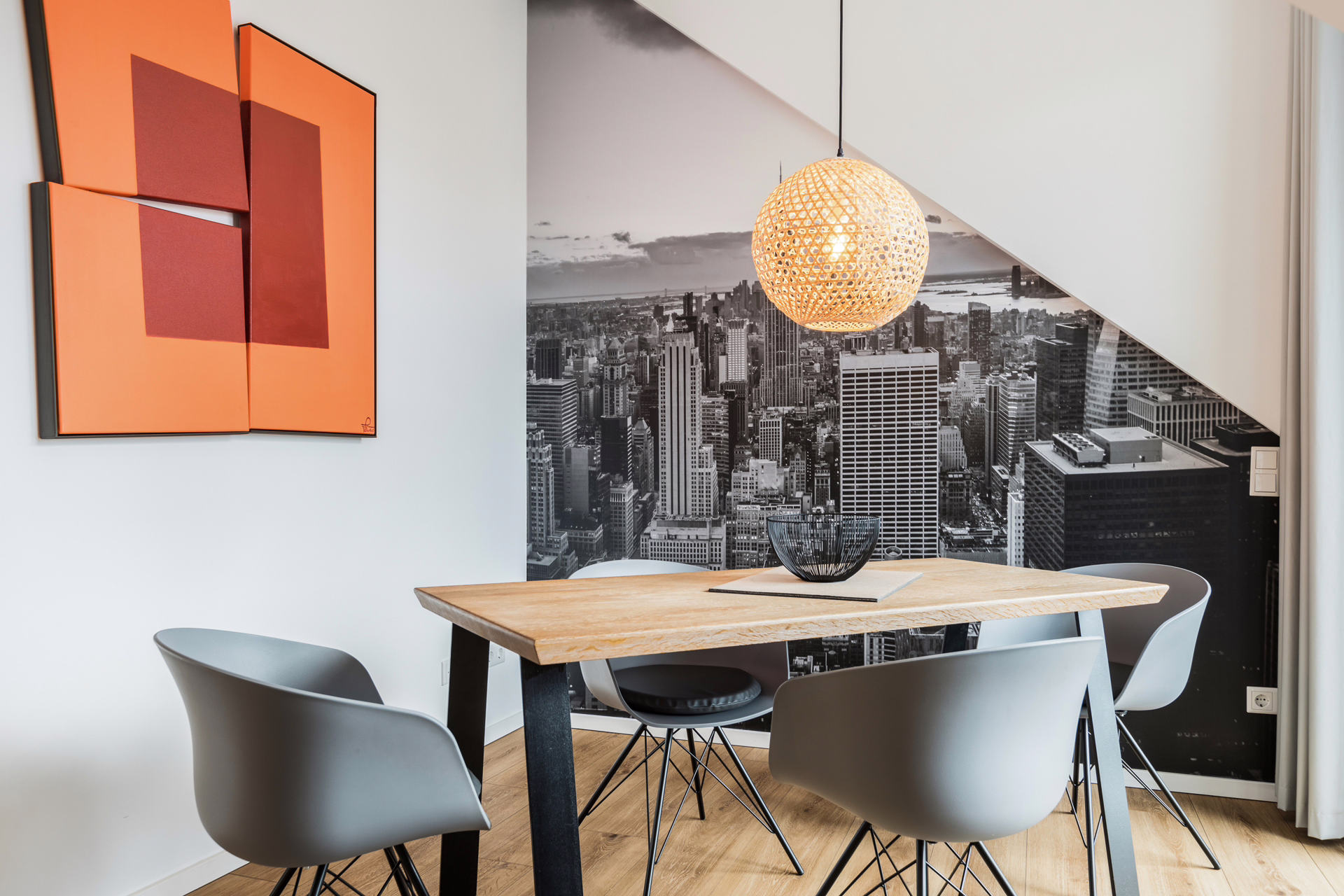 Bild - Stylische und exklusive Galeriewohnung mit Sauna, PKW-Stellplatz und Fahrstuhl in List