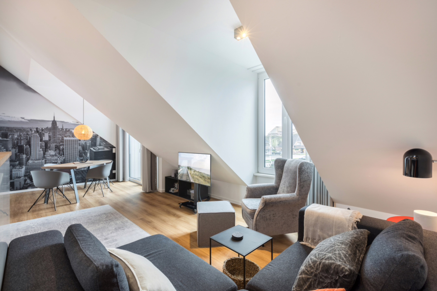 Bild - Stylische und exklusive Galeriewohnung mit Sauna, PKW-Stellplatz und Fahrstuhl in List