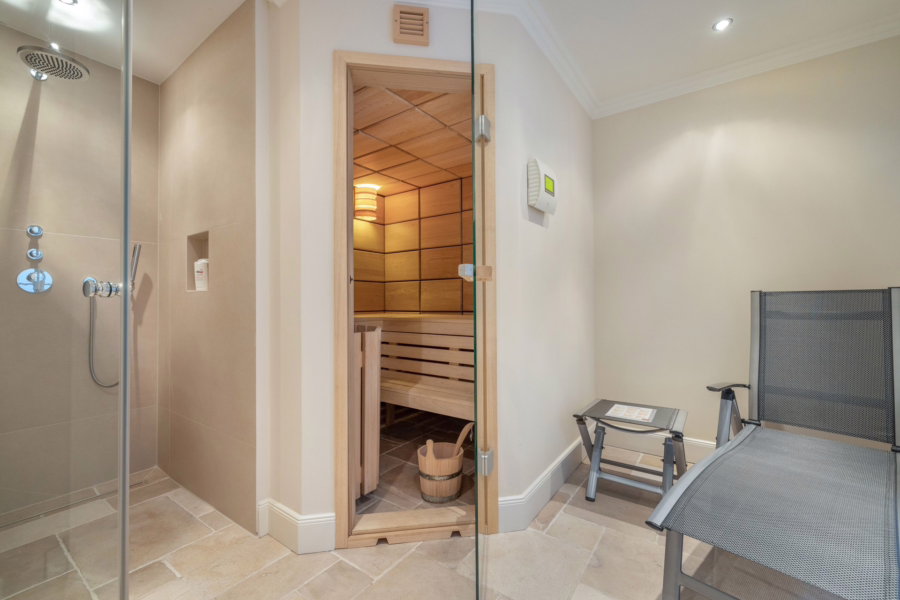 Bild - Charmantes Friesenhaus unter Reet mit einer Erdgarage am Keitumer Wattenmeer