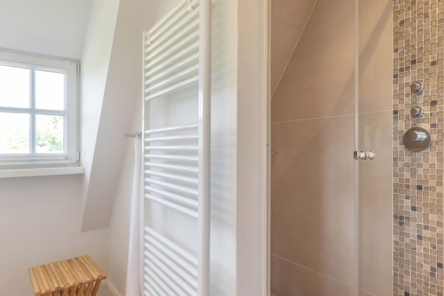 Bild - Charmantes Friesenhaus unter Reet mit einer Erdgarage am Keitumer Wattenmeer