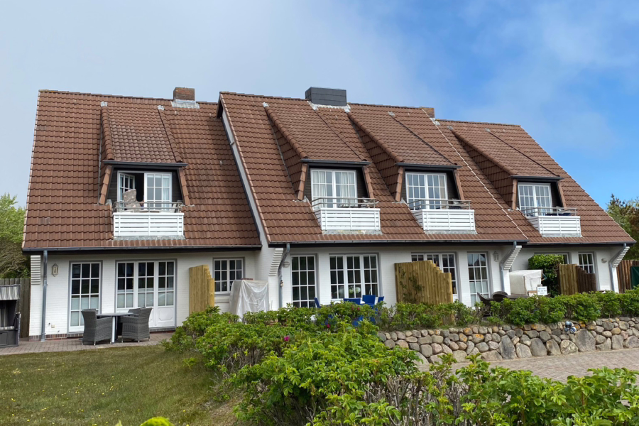 Titel - In bester Lage von Wenningstedt – Charmante 3-Zimmer-Dachgeschosswohnung