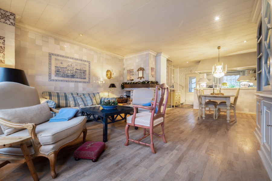 Bild - Charmantes reetgedecktes Mittelhausteil unweit der Braderuper Heide