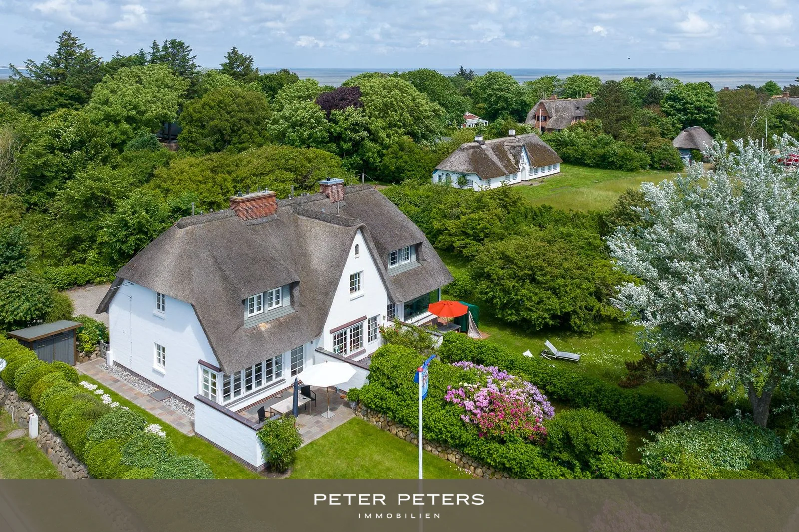 Titelbild - Charmantes reetgedecktes Mittelhausteil unweit der Braderuper Heide