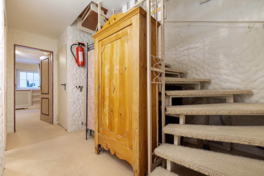 Bild - Charmantes reetgedecktes Mittelhausteil unweit der Braderuper Heide