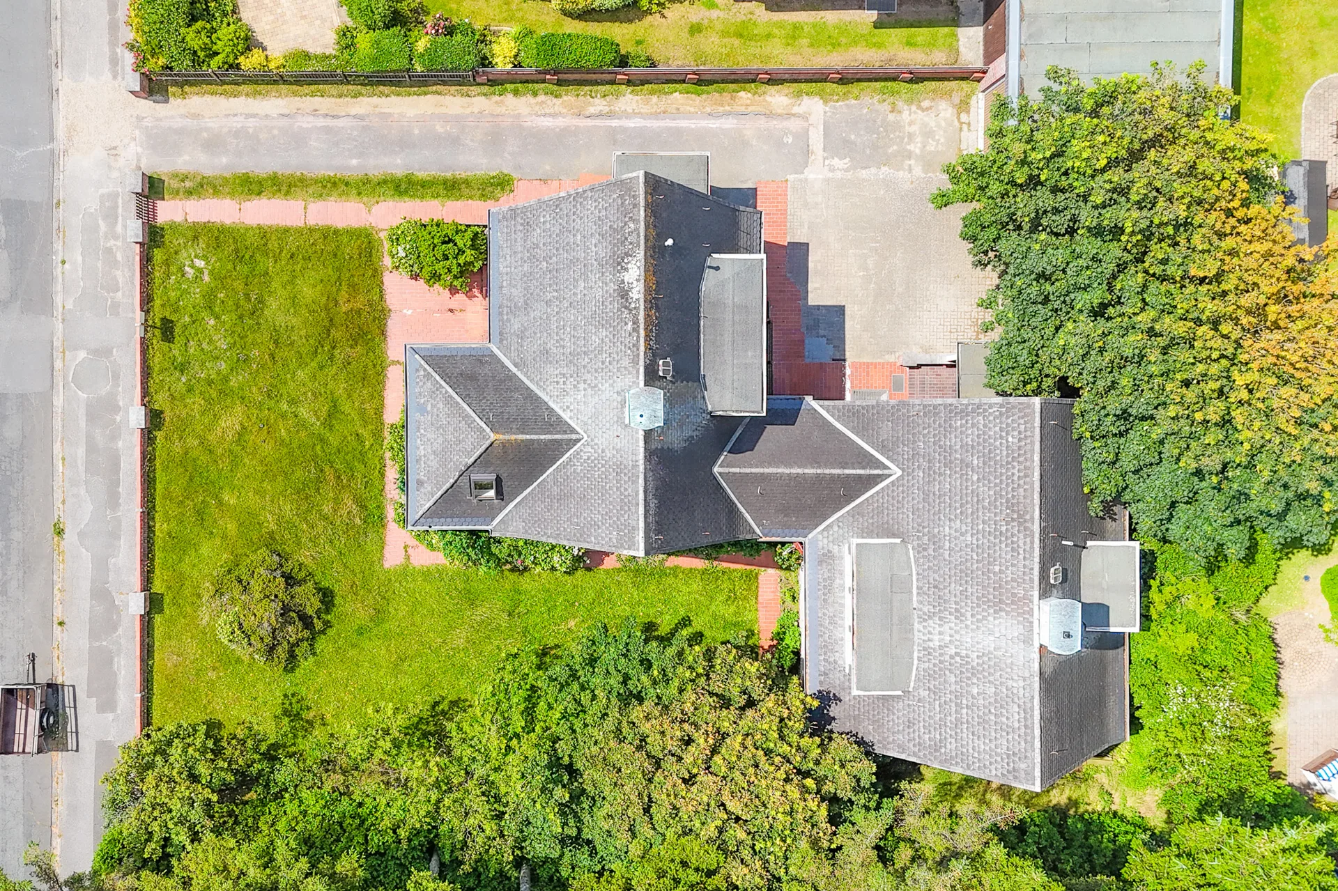 Bild - Doppelhaushälfte mit dem Charme eines Einzelhauses – inklusive Garage in strandnaher Lage
