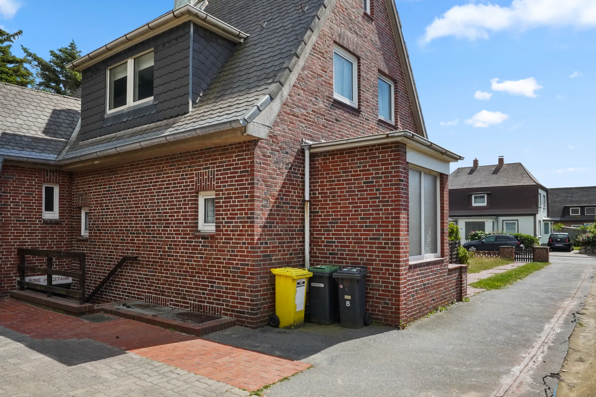 Bild - Doppelhaushälfte mit dem Charme eines Einzelhauses – inklusive Garage in strandnaher Lage