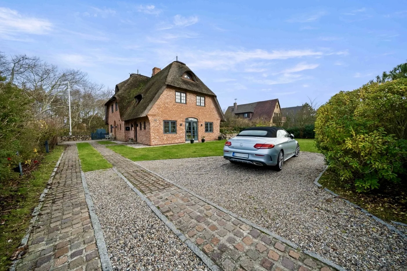 Bild - Genehmigtes Ferienhaus mit großem Garten in List
