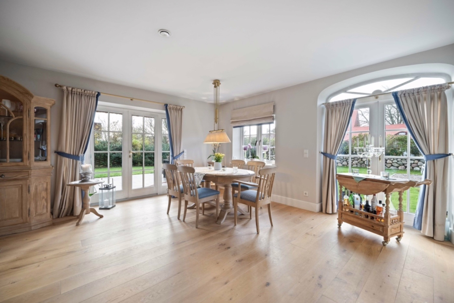 Bild - Genehmigtes Ferienhaus mit großem Garten in List