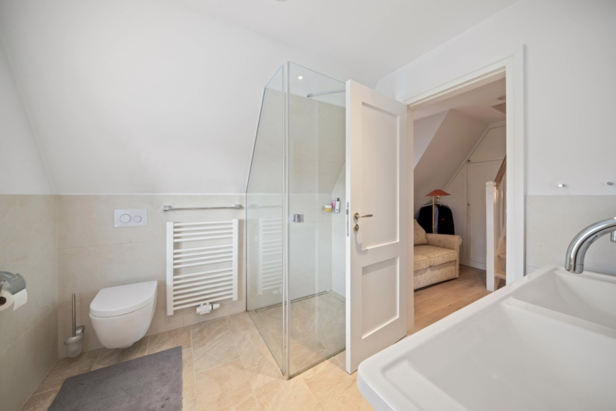 Bild - Genehmigtes Ferienhaus mit großem Garten in List