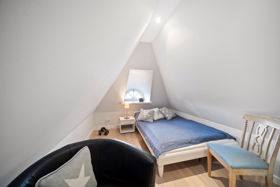 Bild - Genehmigtes Ferienhaus mit großem Garten in List