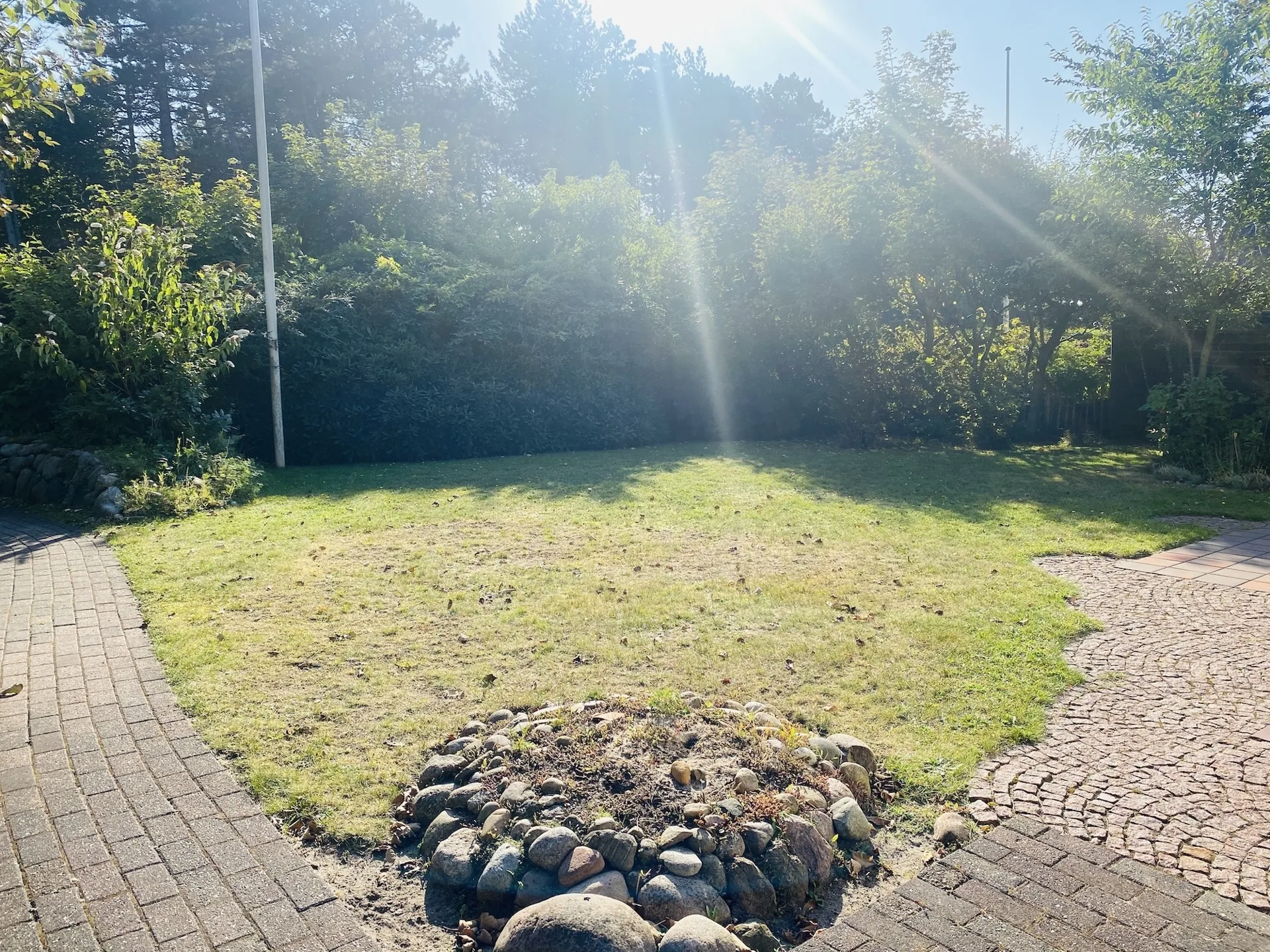 Bild - Einfamilienhaus auf schönem Grundstück in beliebter Lage von Wenningstedt.