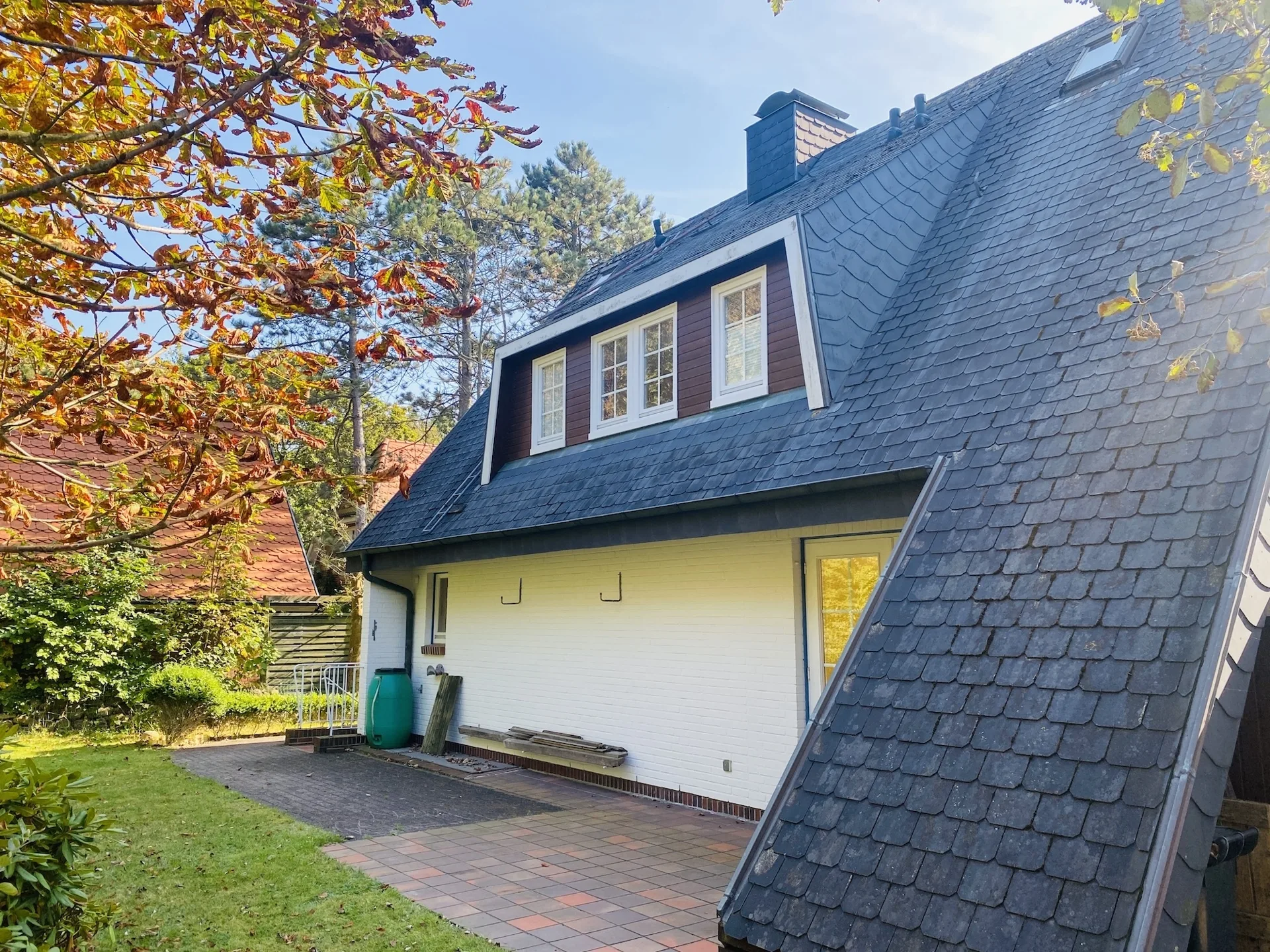Bild - Einfamilienhaus auf schönem Grundstück in beliebter Lage von Wenningstedt.