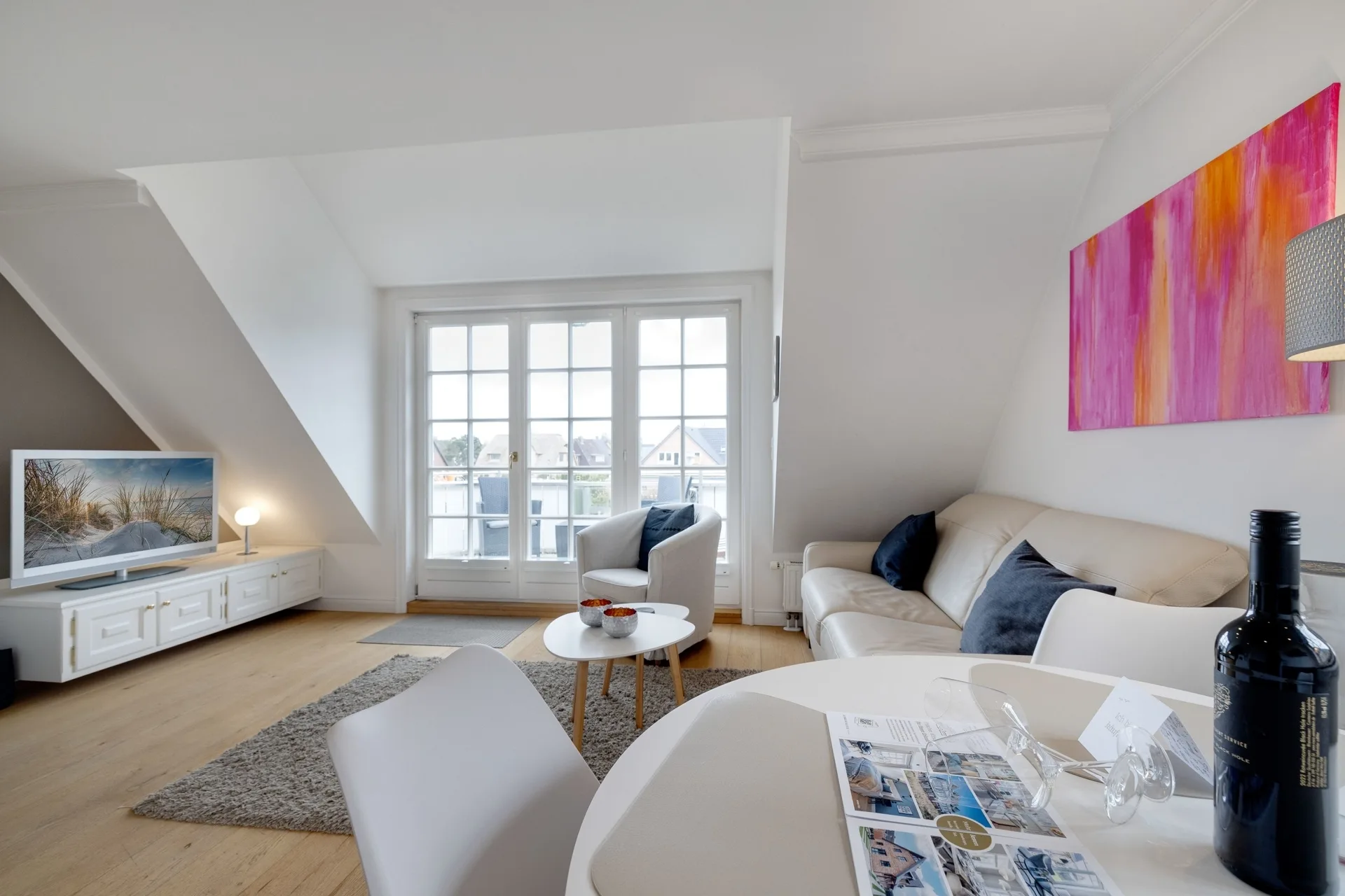 Bild - Aparte Obergeschosswohnung mit Kamin in toller Lage in Wenningstedt