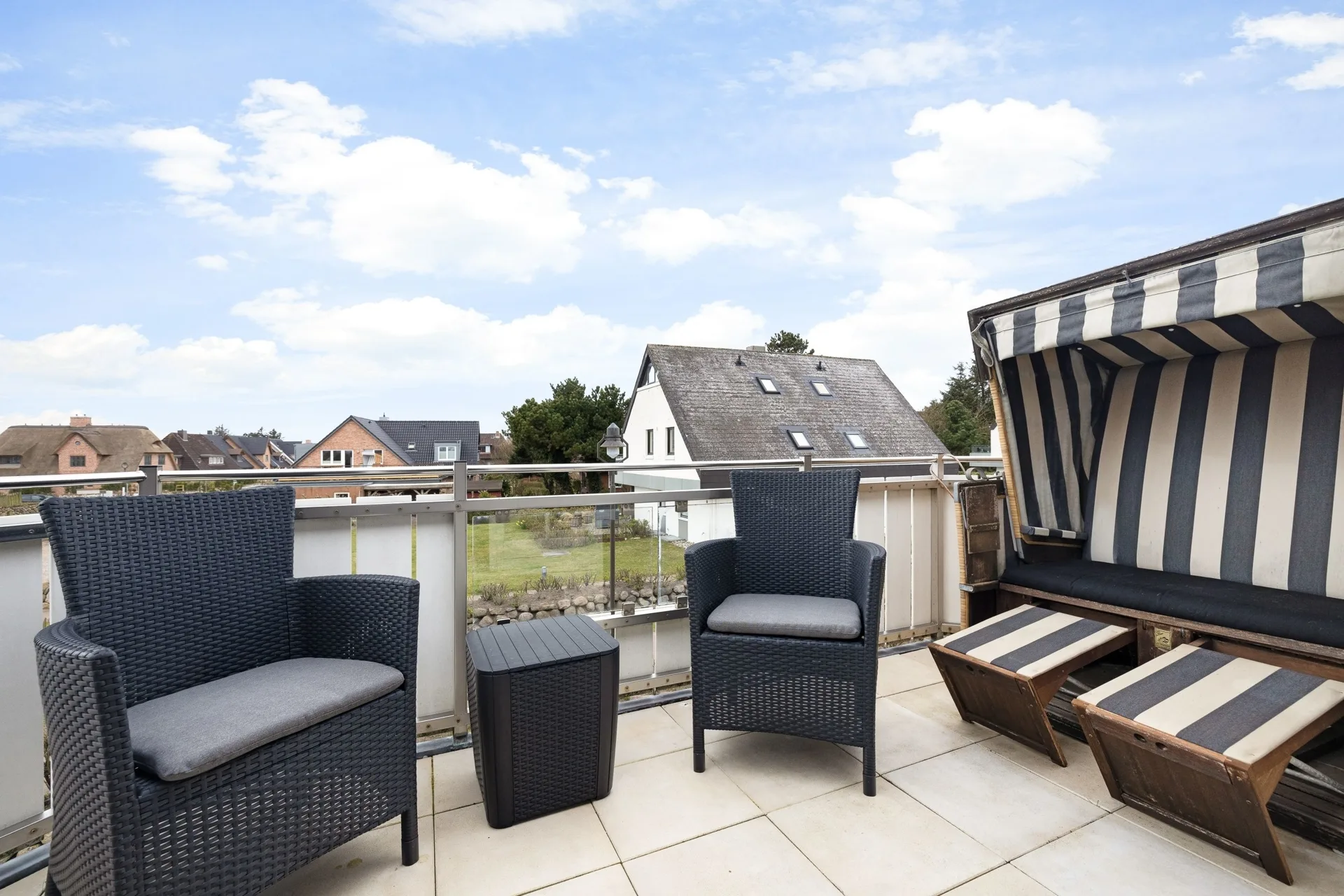 Bild - Aparte Obergeschosswohnung mit Kamin in toller Lage in Wenningstedt