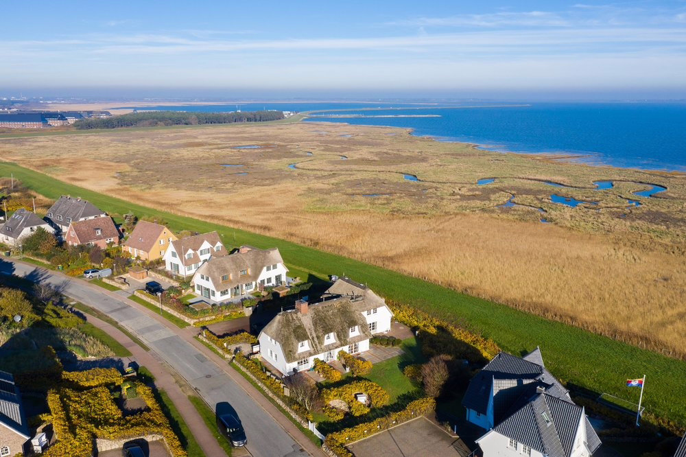 Bild - Schöne Erdgeschosswohnung unter Reet mit Blick über das Wattenmeer