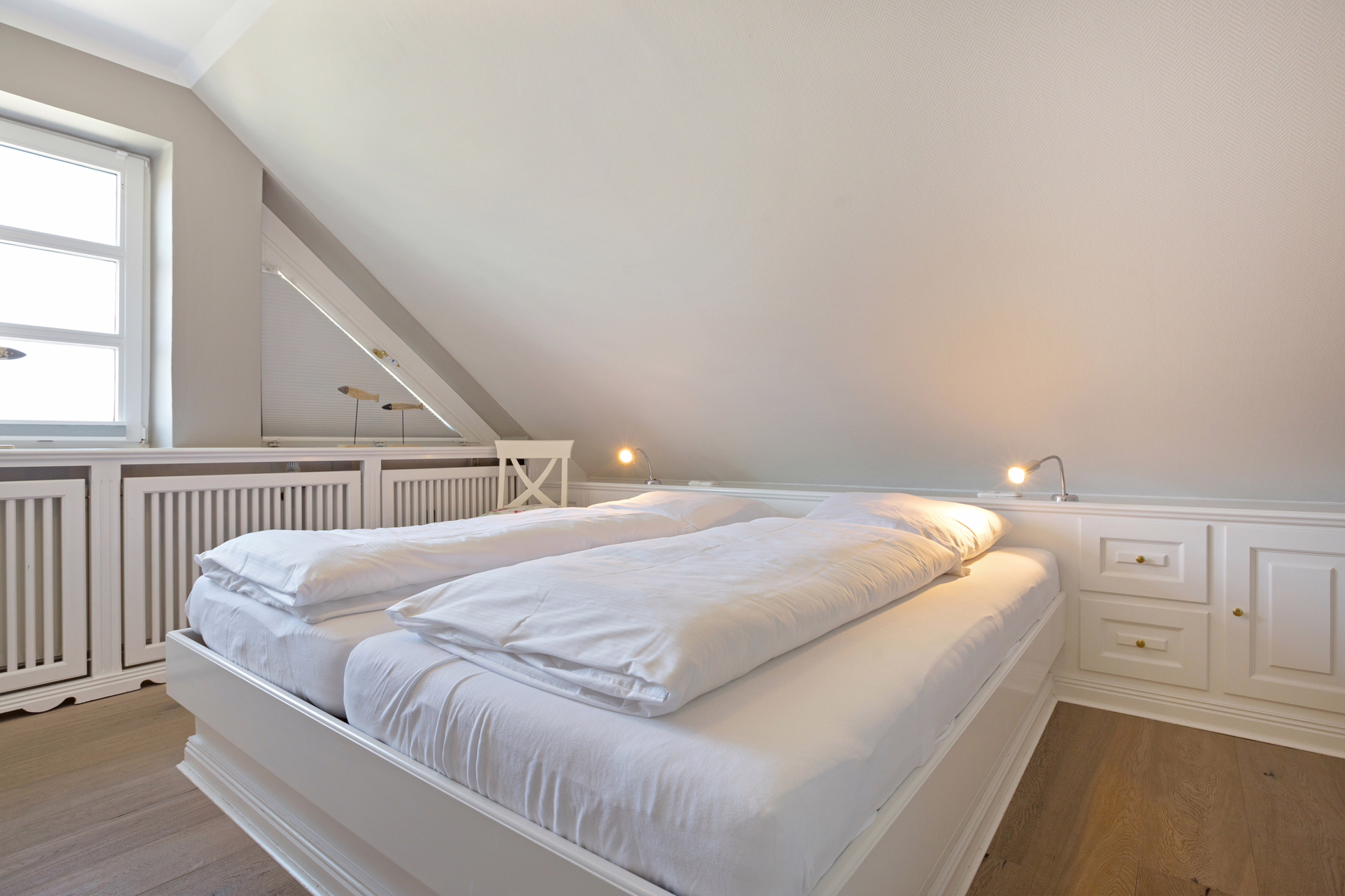 Bild - Exklusive Strandnähe: Moderne Wohnung mit zwei Balkonen & kleinem Meerblick in Wenningstedt