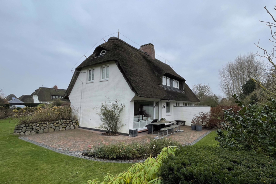 20 - Gepflegte Doppelhaushälfte unter Reet in ruhiger Lage von Archsum