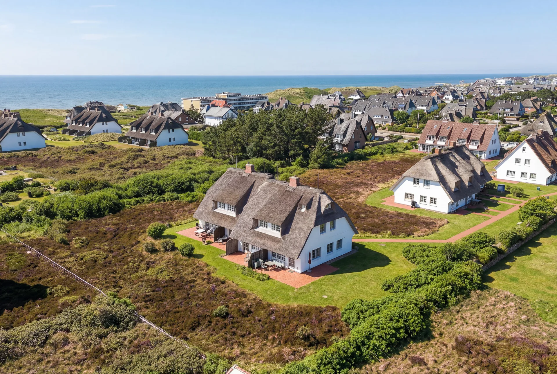 Bild - Wunderschönes Hausteil über drei Ebenen in Strandnähe von Wenningstedt