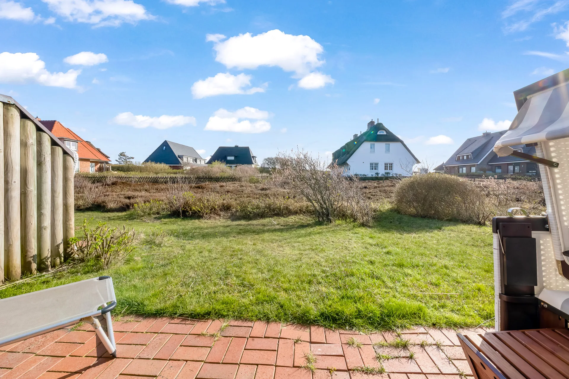 Bild - Wunderschönes Hausteil über drei Ebenen in Strandnähe von Wenningstedt