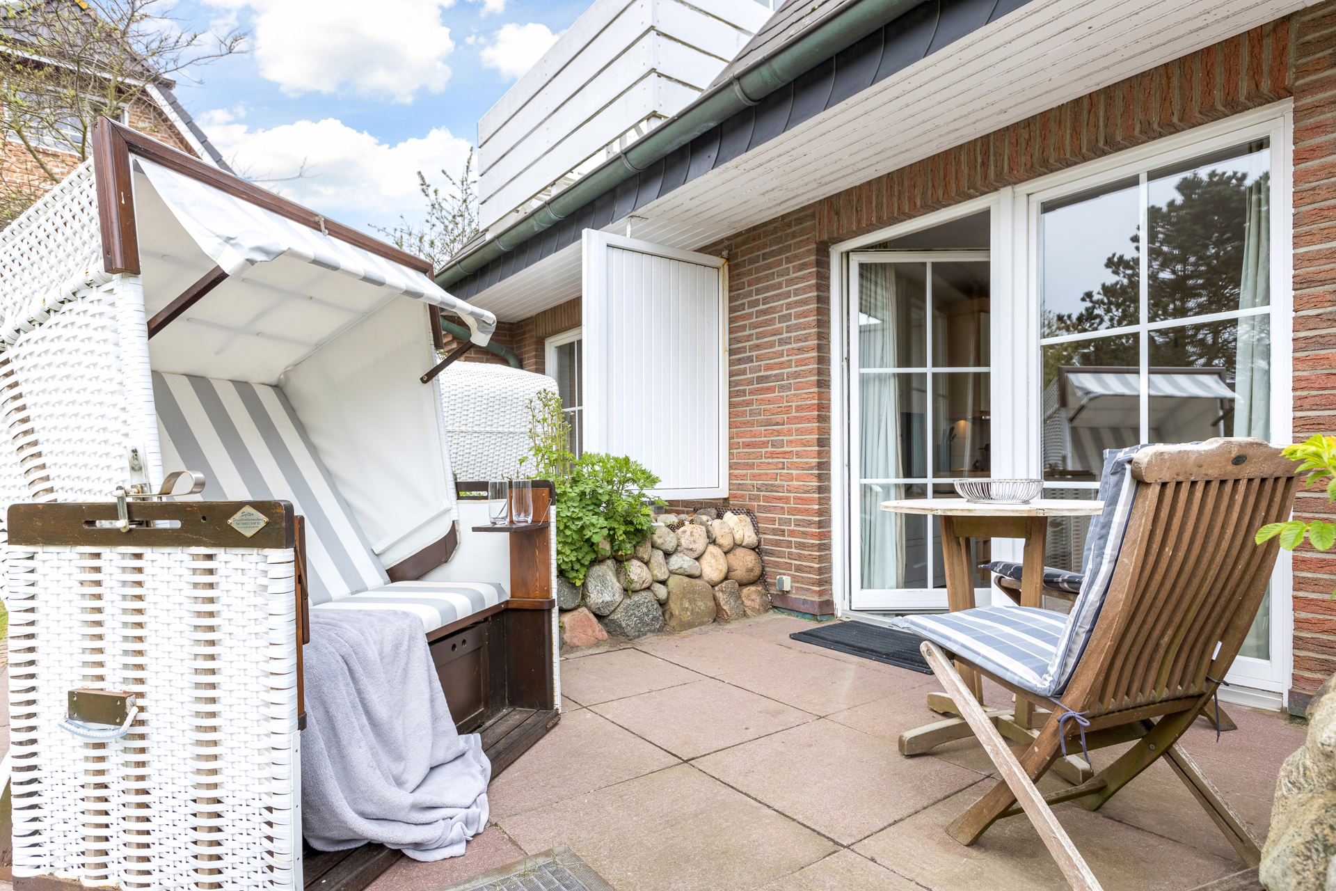 Bild - Gemütliche Erdgeschosswohnung mit Südgarten -Schwimmbad und Sauna im Haus-