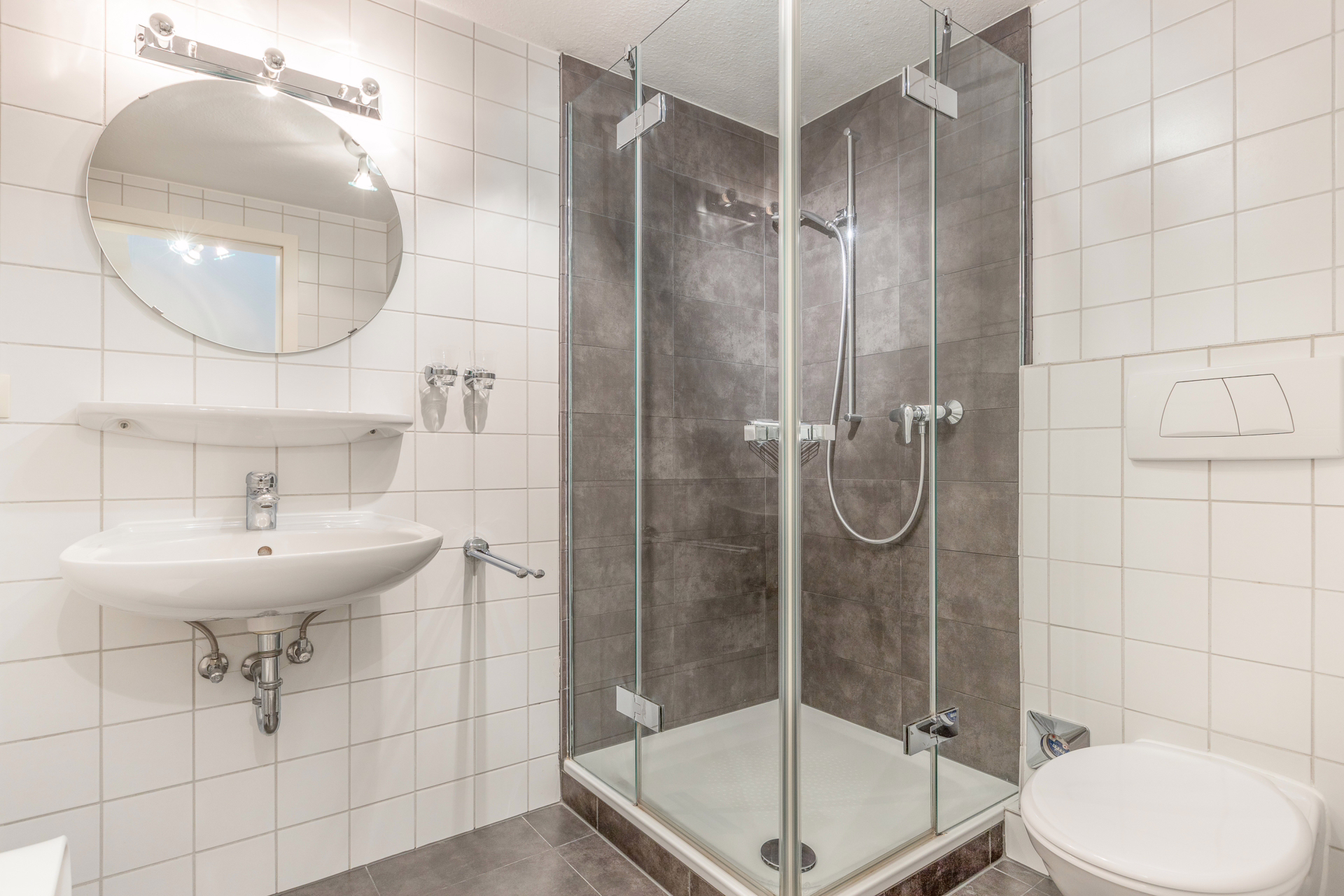 Bild - Gemütliche Erdgeschosswohnung mit Südgarten -Schwimmbad und Sauna im Haus-