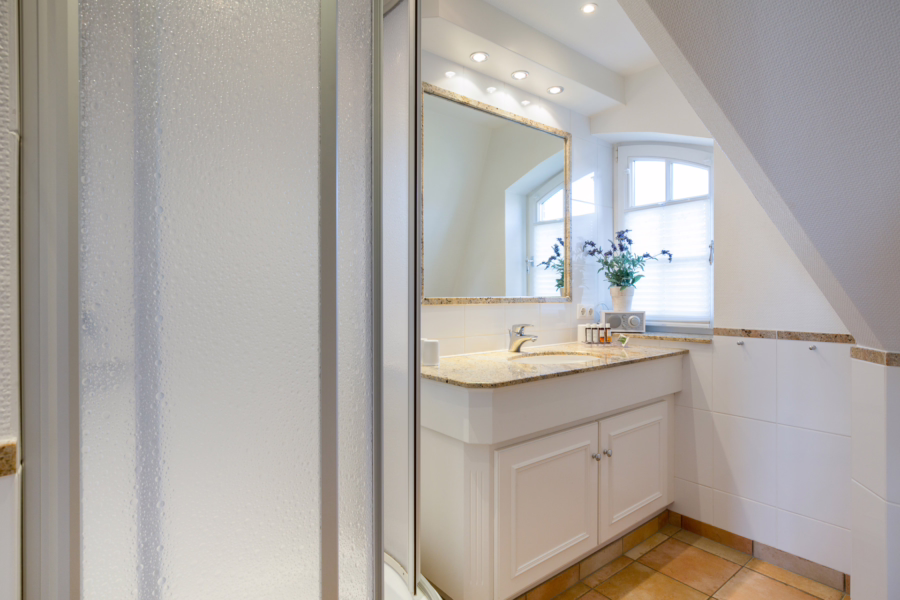 Bild - Charmante und helle Obergeschosswohnung mit Balkon in zentraler Lage von Wenningstedt