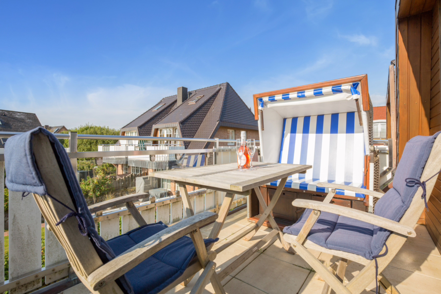 Bild - Charmante und helle Obergeschosswohnung mit Balkon in zentraler Lage von Wenningstedt