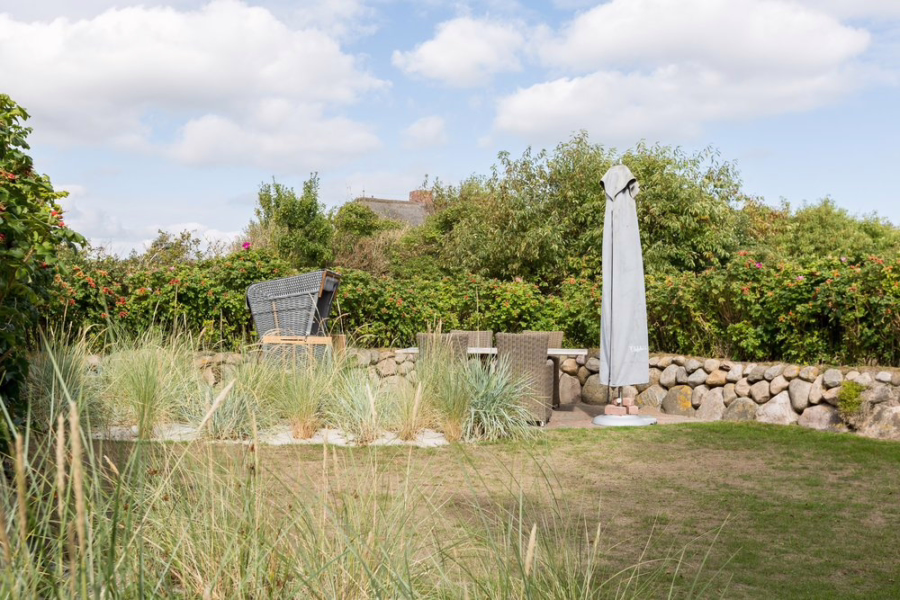 Bild - Traumhaftes Hausteil unter Reet in Wenningstedt