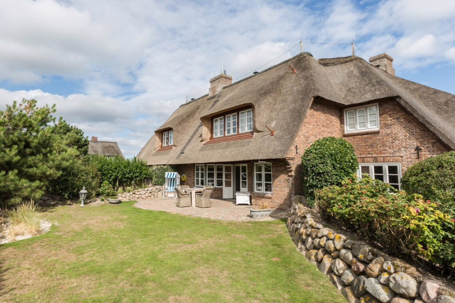 Bild - Traumhaftes Hausteil unter Reet in Wenningstedt