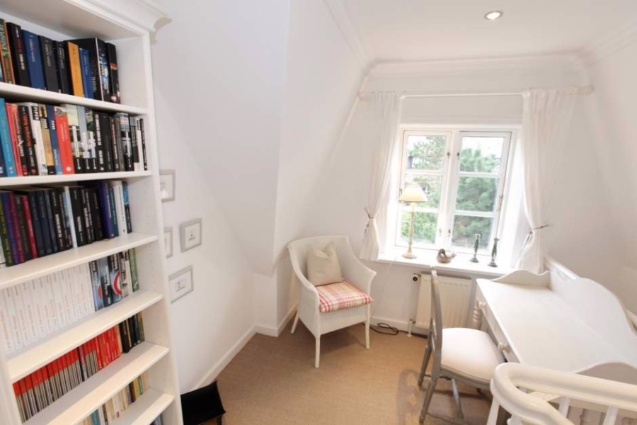 Bild - Traumhaftes Hausteil unter Reet in Wenningstedt