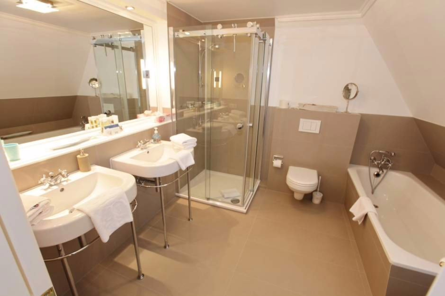 Bild - Traumhaftes Hausteil unter Reet in Wenningstedt