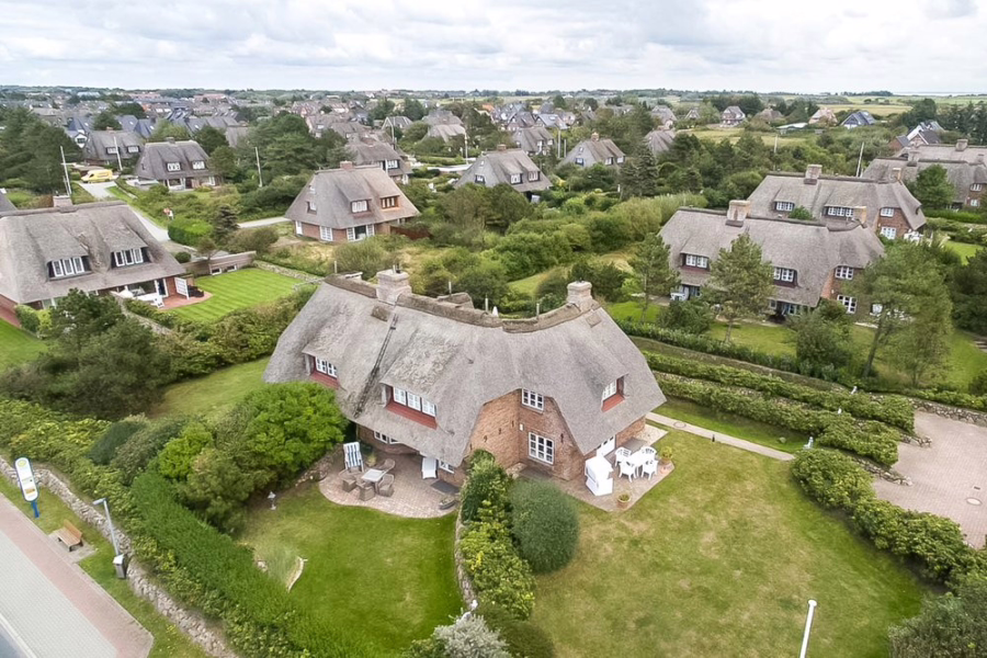 Bild - Traumhaftes Hausteil unter Reet in Wenningstedt