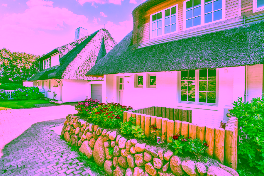 Bild - Liebevoll sanierte Haushälfte unter Reet in Keitum mit einer Garage