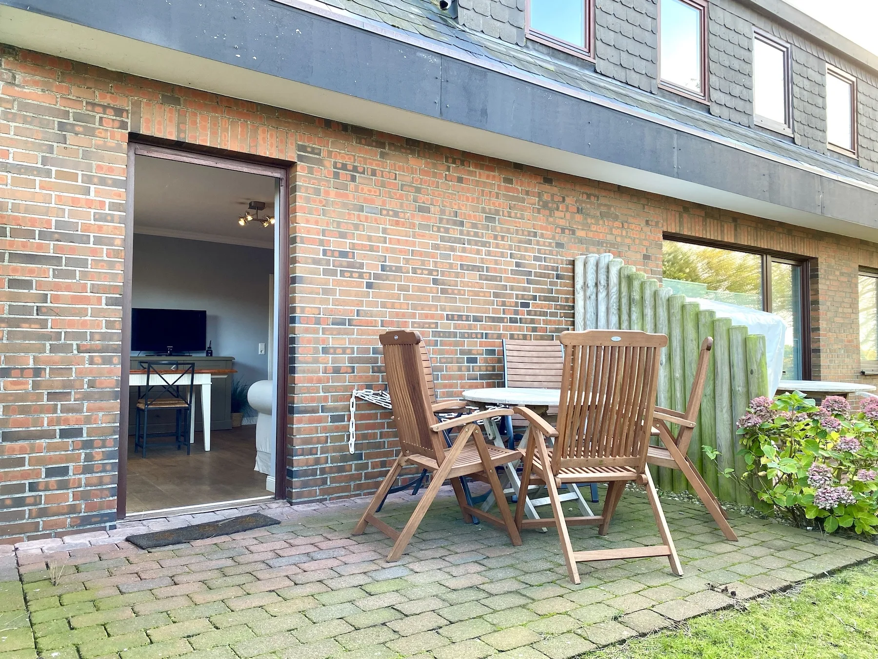 Bild - Renovierte Erdgeschosswohnung in wiesennaher Lage von Wenningstedt