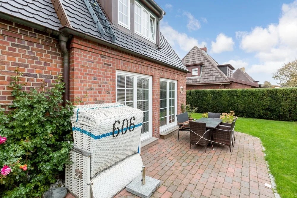 Bild - Großes Einzelhaus mit drei Einheiten am Strandübergang in Westerland