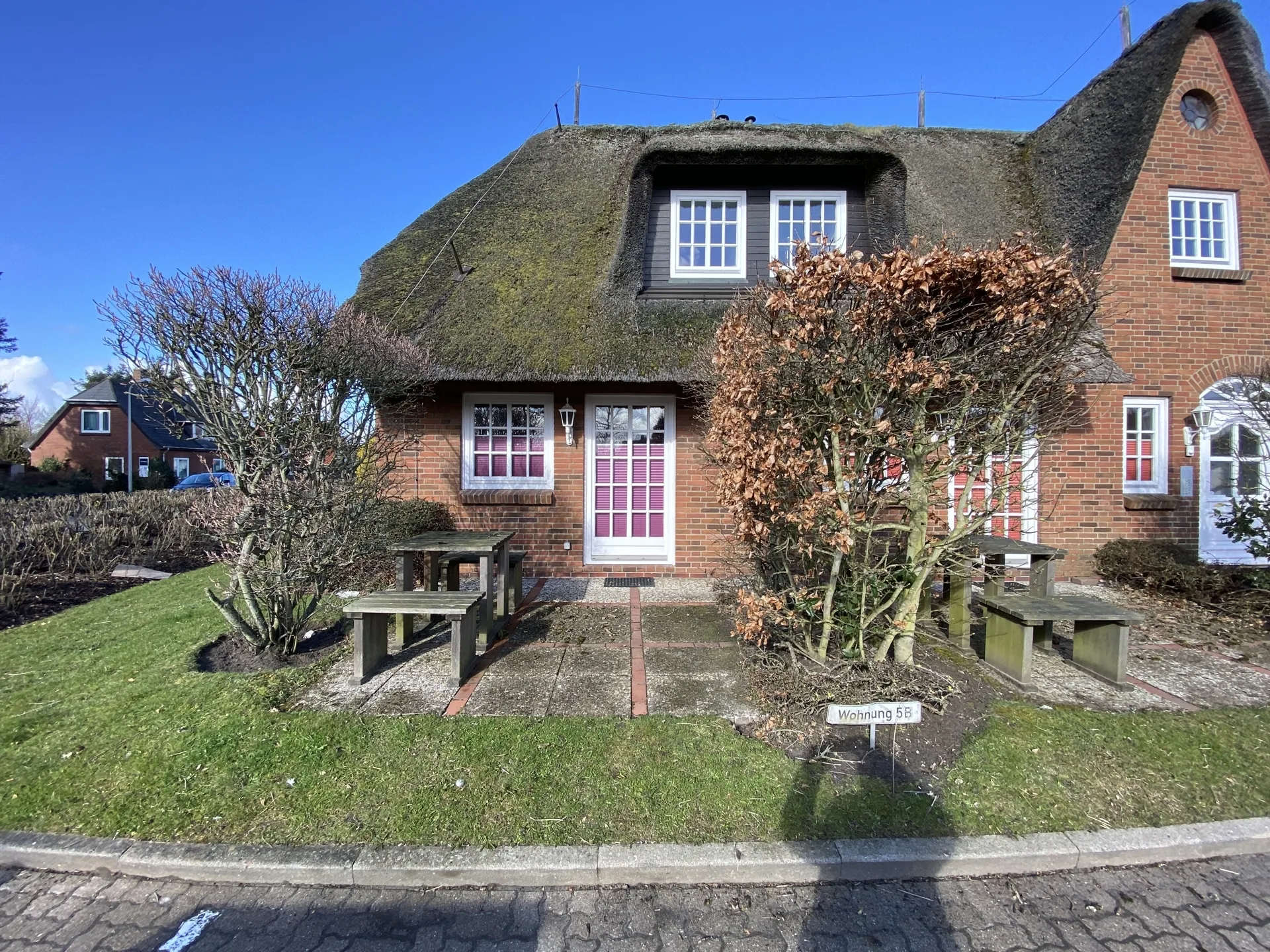 Bild - Erdgeschosswohnung unter Reet in strandnaher Lage von Westerland