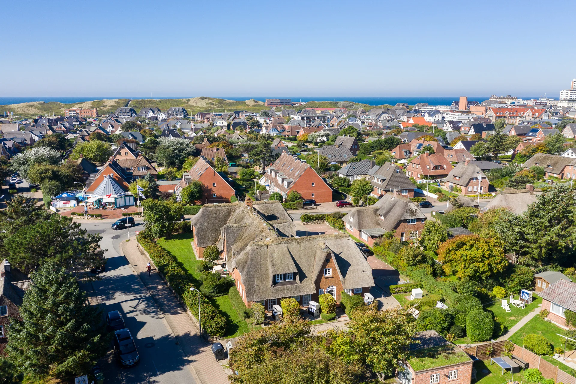 Bild - Erdgeschosswohnung unter Reet in strandnaher Lage von Westerland