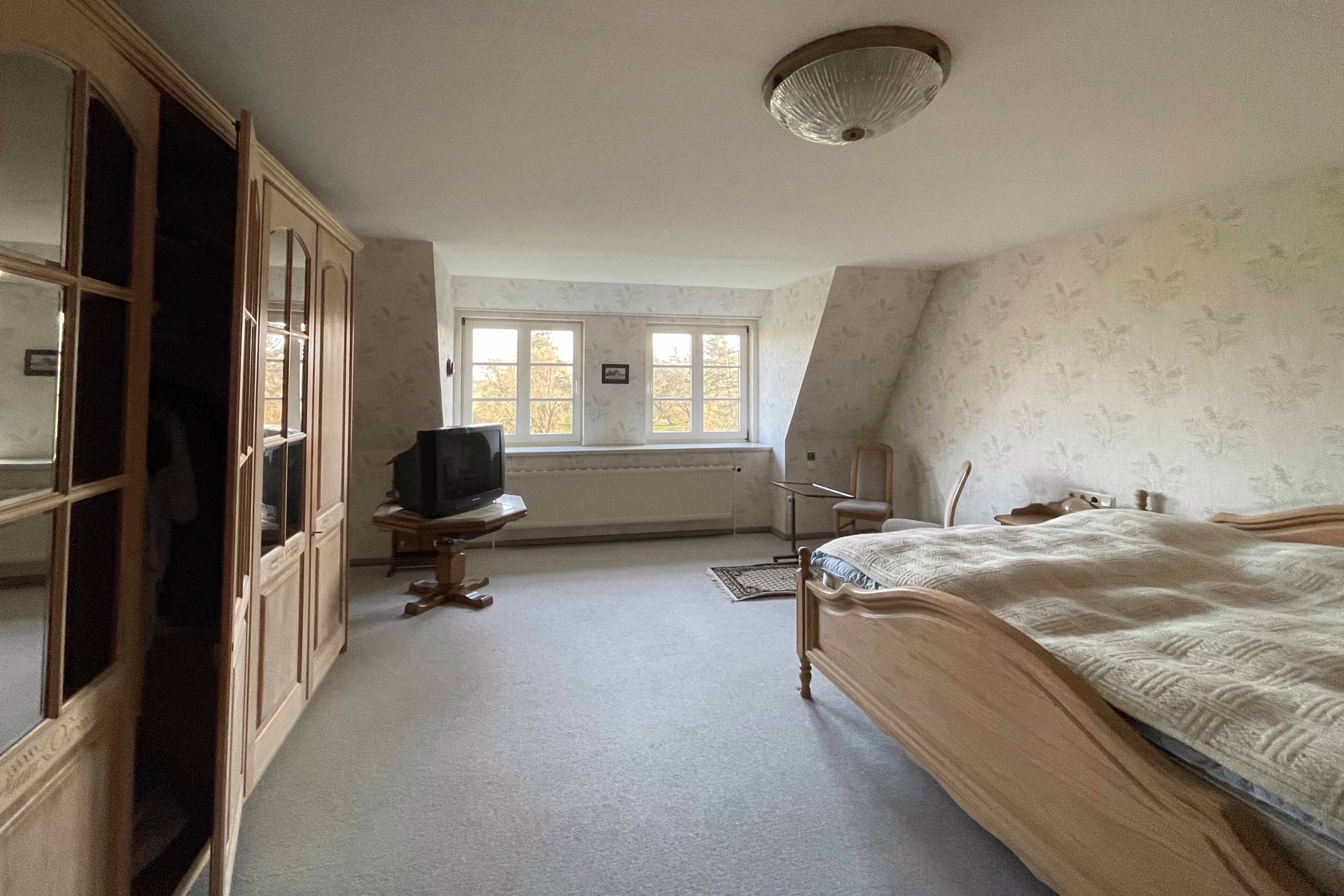 Schlafzimmer - Reetdach Anwesen in idyllischer Lage von Galmsbüll