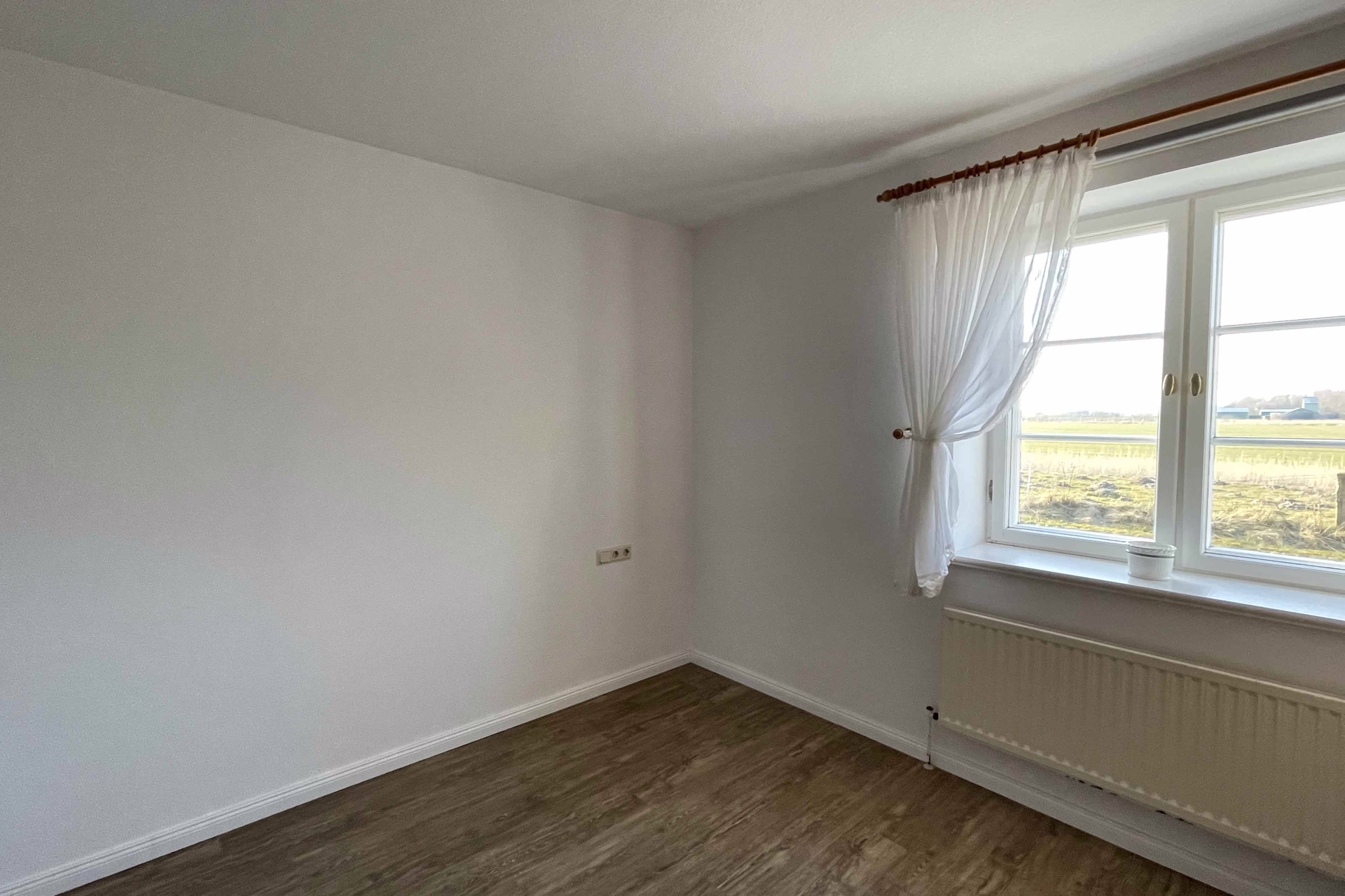 Schlafzimmer 2 - Reetdach Anwesen in idyllischer Lage von Galmsbüll