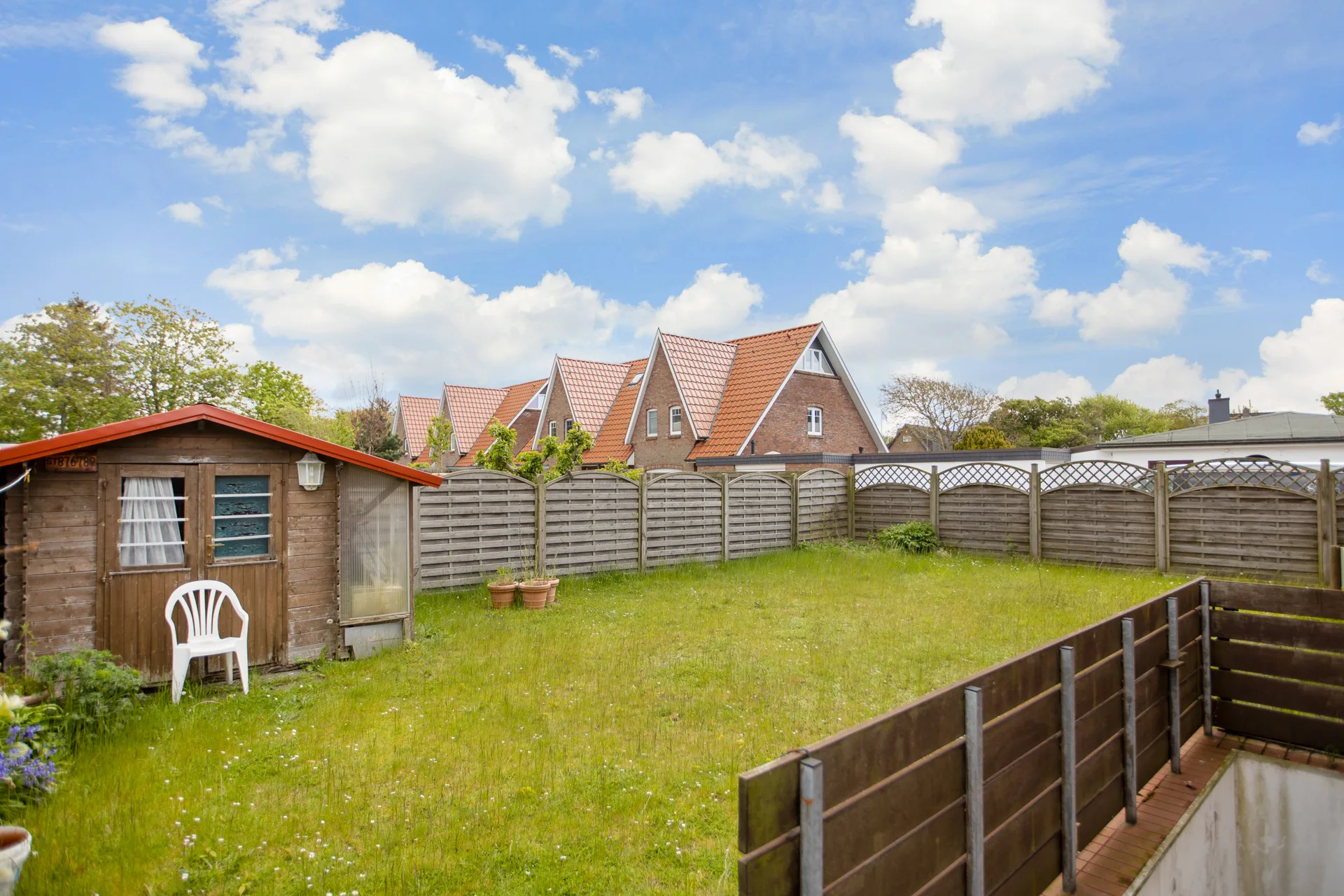 Bild - Einfamilienhaus mit 2 Ferienappartements und Doppelgarage in Alt-Westerland