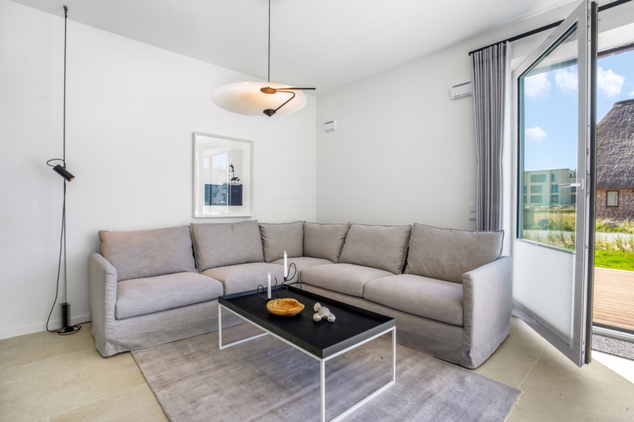 Bild - Halber Deich – F26 Modernes Küstenidyll unter Reet im Dünenpark List auf Sylt