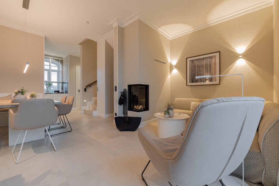 Bild - Kernsanierte Bäderstilvilla mit Ferienhausteilen in Strandnähe und bestechenden Deckenhöhen