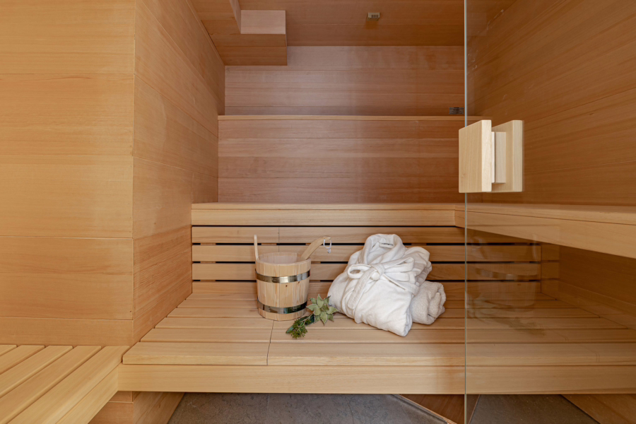 Bild - Kernsanierte Bäderstilvilla mit Ferienhausteilen in Strandnähe und bestechenden Deckenhöhen