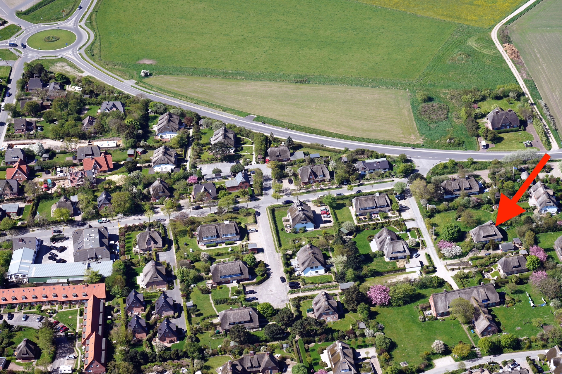 Neubau eines reetgedeckten Einfamilienhaus im Dorfkern von Keitum in Wattenmeernähe - Bild (47271)