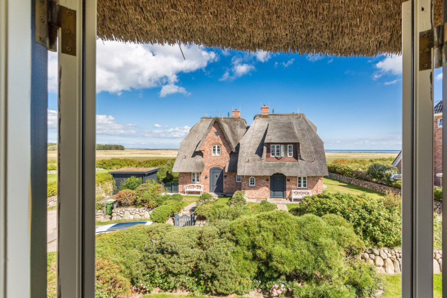 Bild - Charmante Reethaushälfte in 2. Wattreihe von Rantum