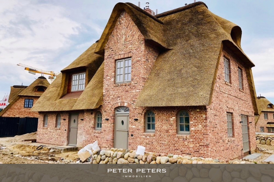 titel - Doppelhaushälften unter Reet in zentraler und wattnaher Lage von List – 1 Einheit verkauft –