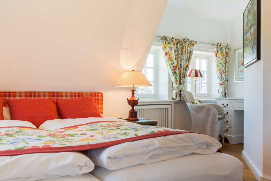 Bild - Reethaushälfte in begehrter Lage zwischen Strand und Dorfteich