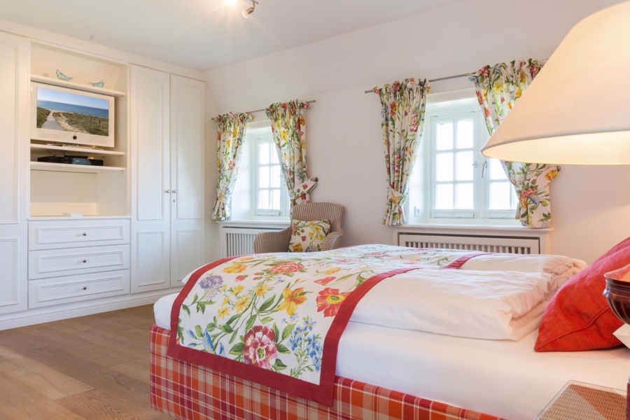 Bild - Reethaushälfte in begehrter Lage zwischen Strand und Dorfteich